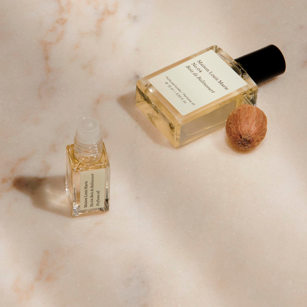 Maison Louis Marie No.04 Bois de Balincourt roll-on in motion for everyday convenience.