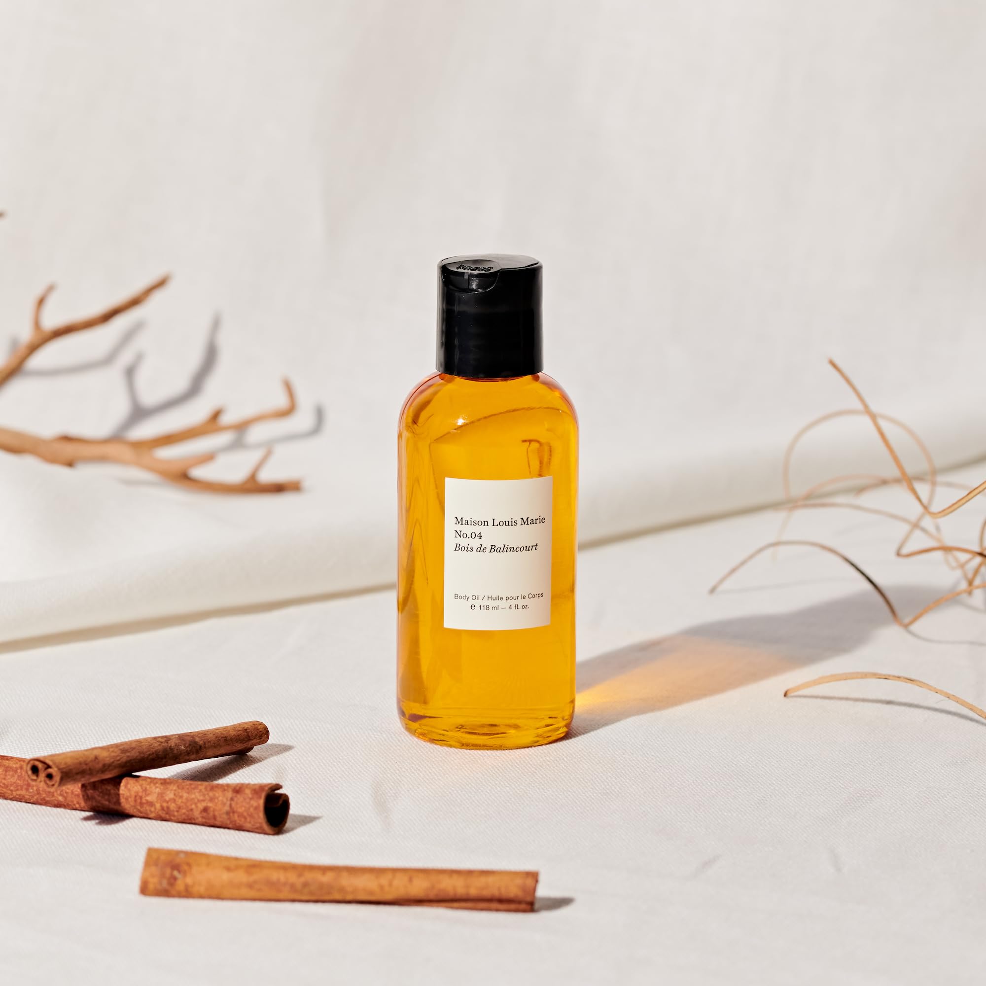 Maison Louis Marie No.04 oil texture ready for rich skin hydration.