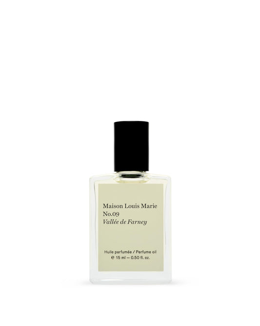 Maison Louis Marie No.09 bottle close-up for quick, intimate fragrance.