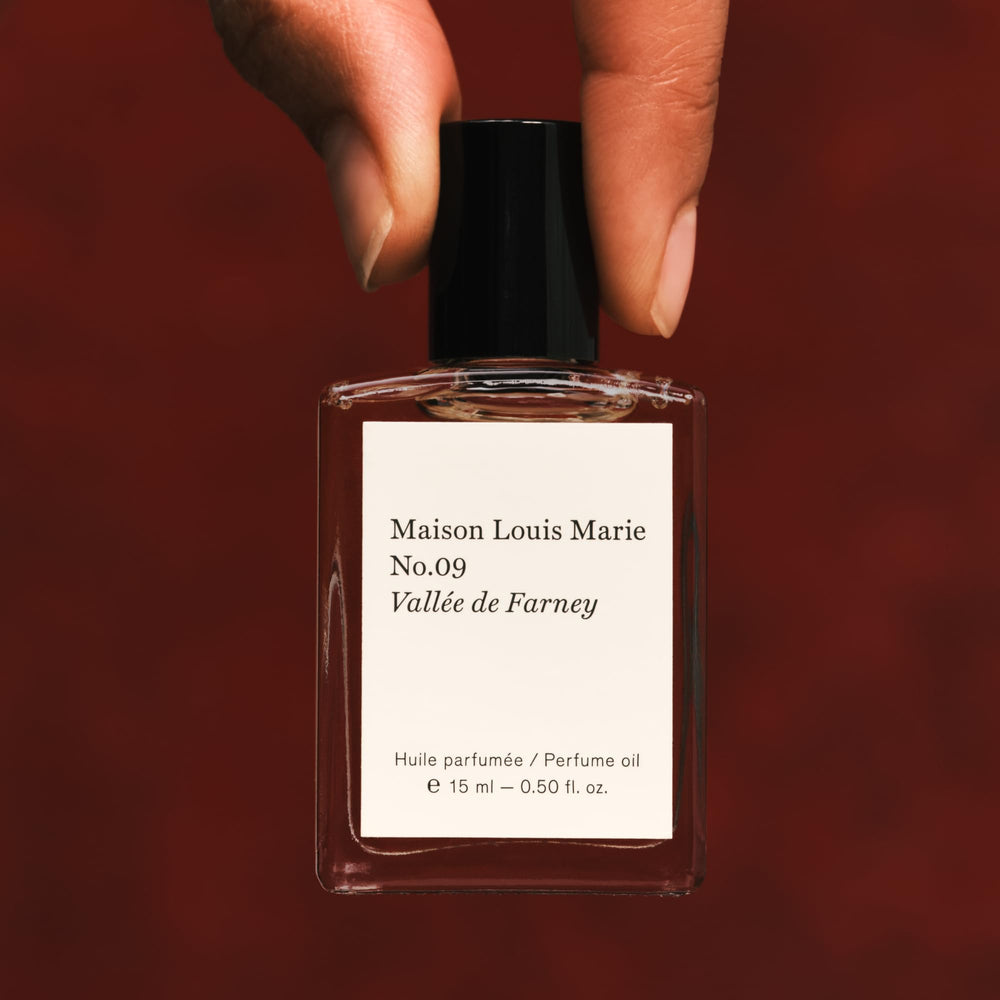 Maison Louis Marie No.09 on-the-go fragrance moments.