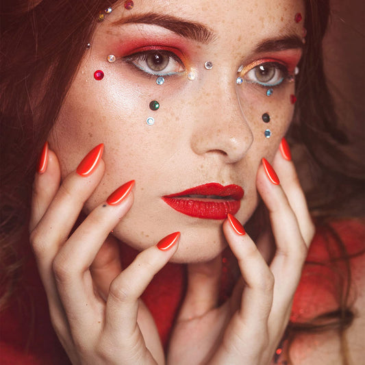Maitys glossy full-cover nails, ABS material close-up highlights durability and lightweight feel