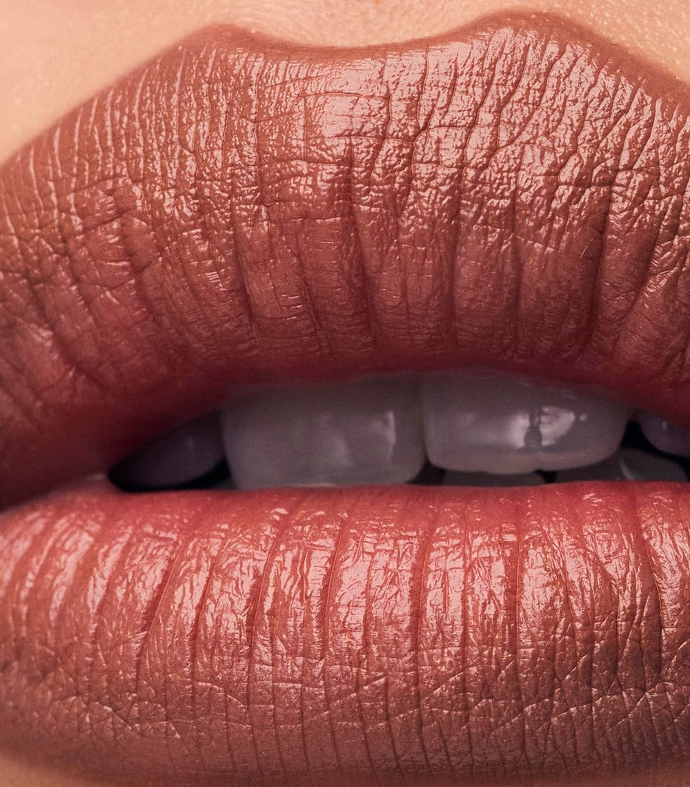 Make Beauty Continuum Lip Liner Elemental blending brush in use for soft, blended edges.