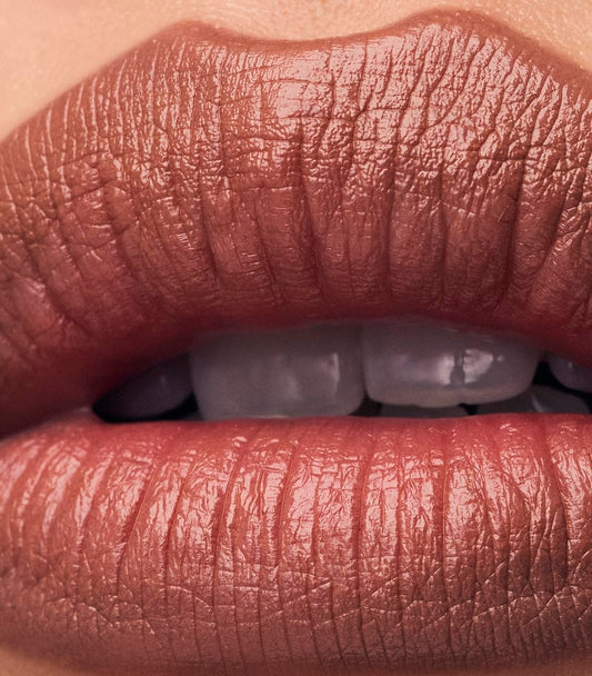 Make Beauty Continuum Lip Liner Elemental blending brush in use for soft, blended edges.
