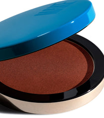 MAKE Beauty Skin Mimetic Bronzer Equinox hydrates with hyaluronic acid.