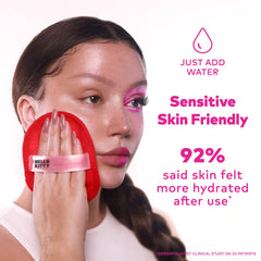 Gentle microfiber safe for sensitive skin cleansing.