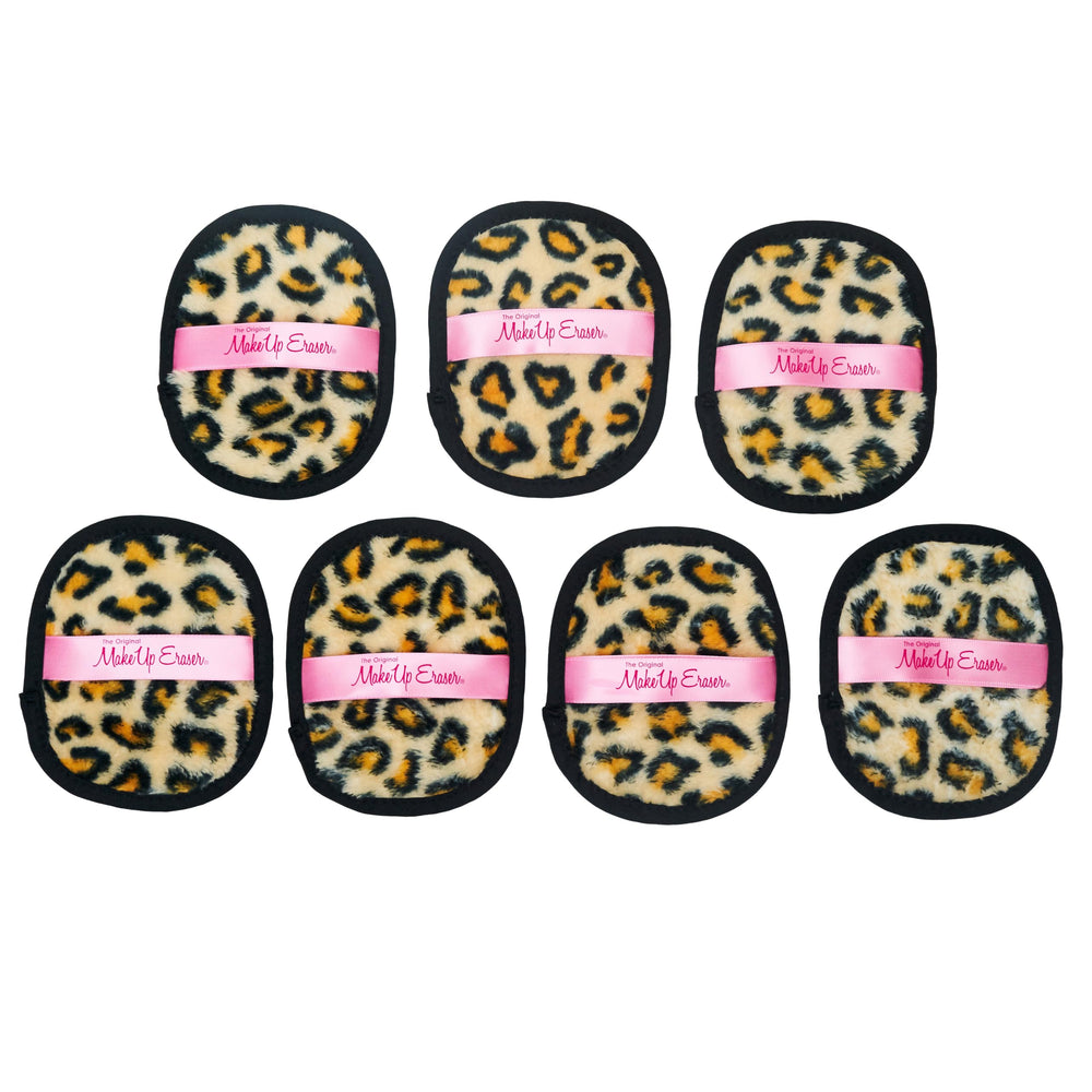 MakeUp Eraser Leopard 7-day set water-activated fibers in action on skin