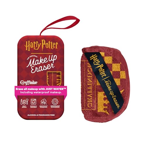 MakeUp Eraser Mini PRO erases all makeup with water for a clean finish.