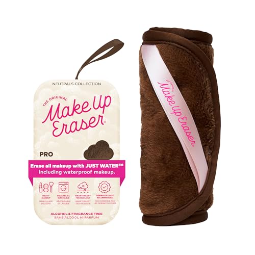 MakeUp Eraser Pro Mocha wet fiber close-up shows water-activated makeup removal