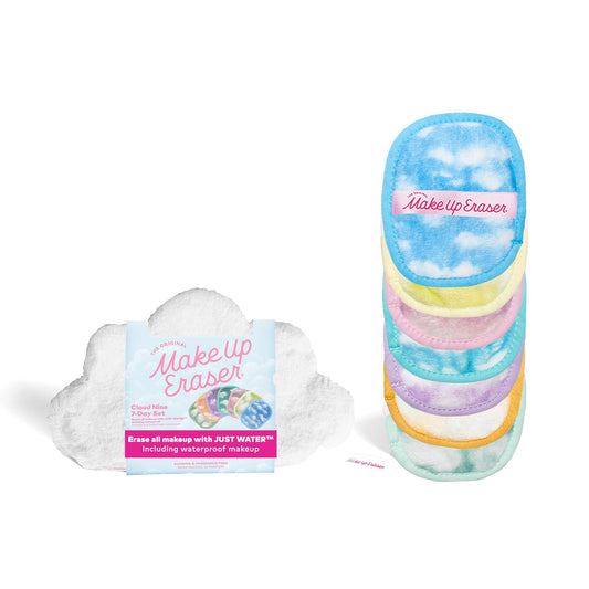 MakeUp Eraser demonstrates waterproof makeup removal with just water on lashes and lids