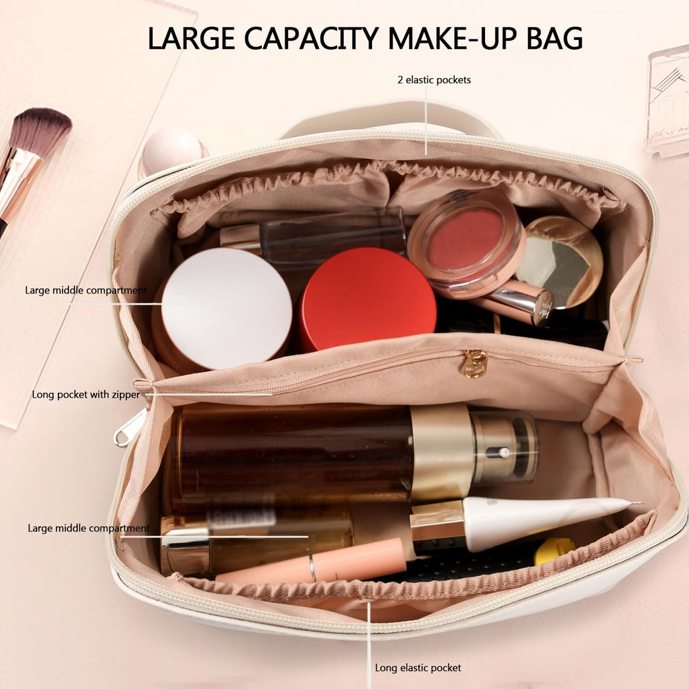 Sturdy handle on the MAMUNU cosmetic bag for easy carrying