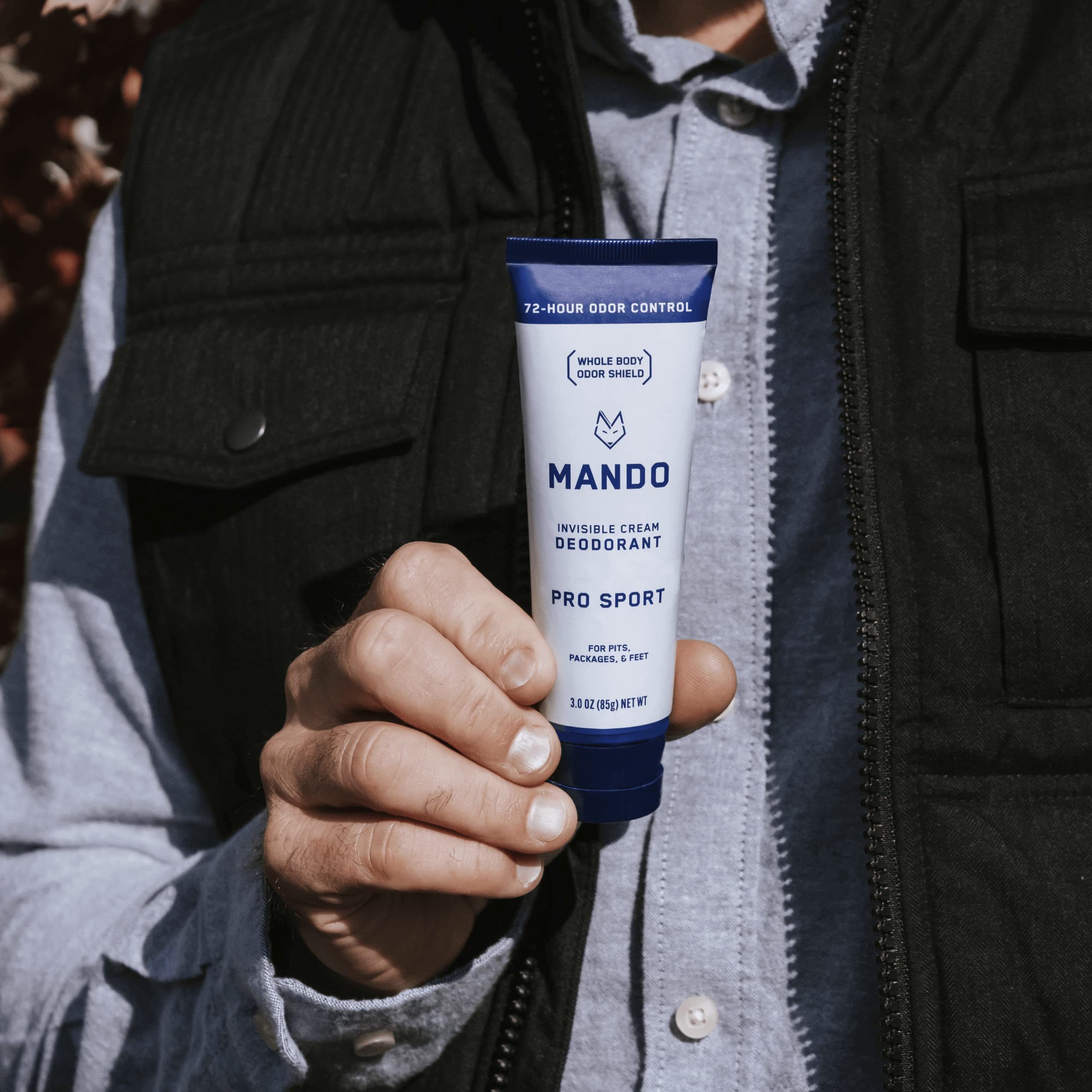 Packaging highlights aluminum-free and baking soda-free safety for sensitive skin.