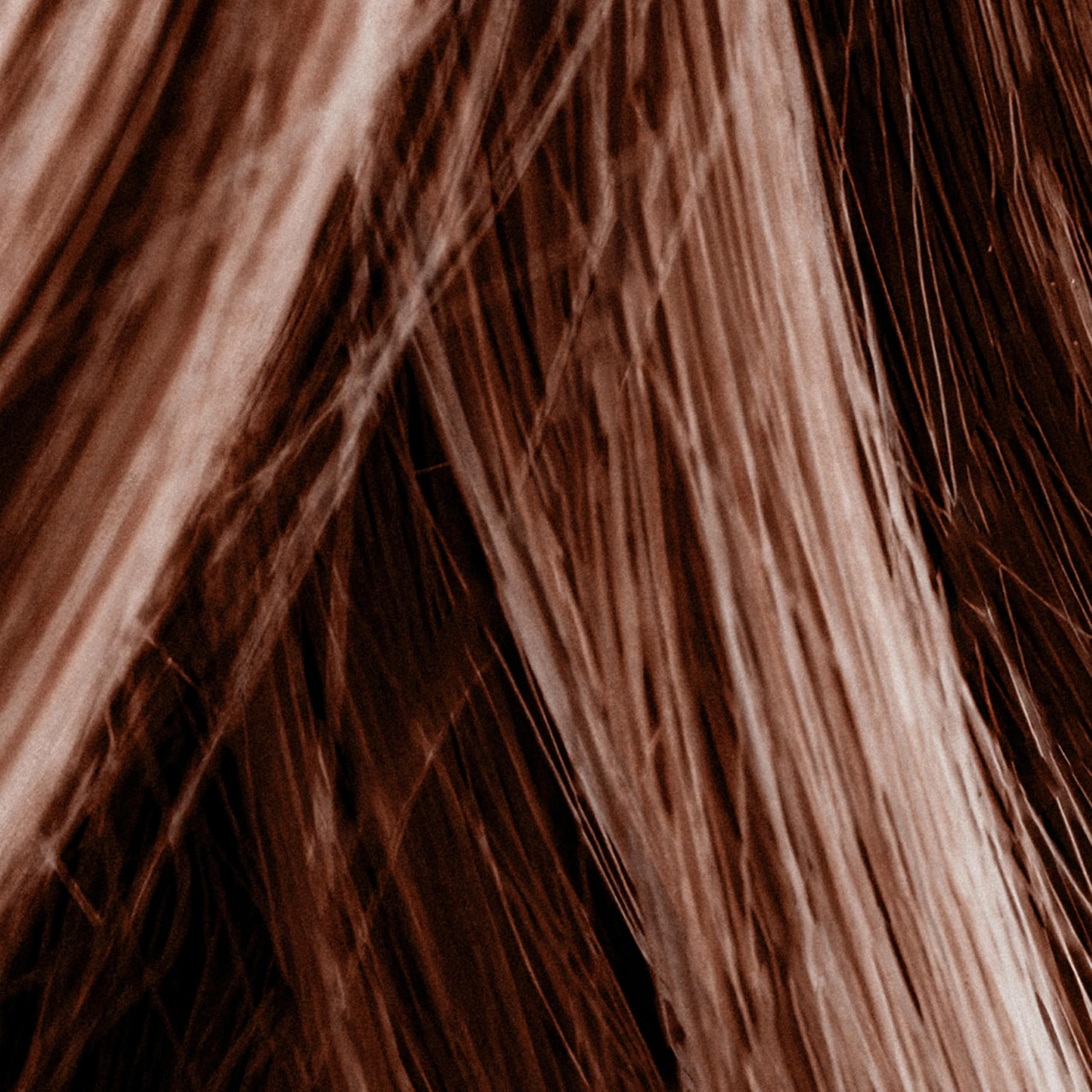 MANE fiber spray dispensing for quick, natural-looking application.