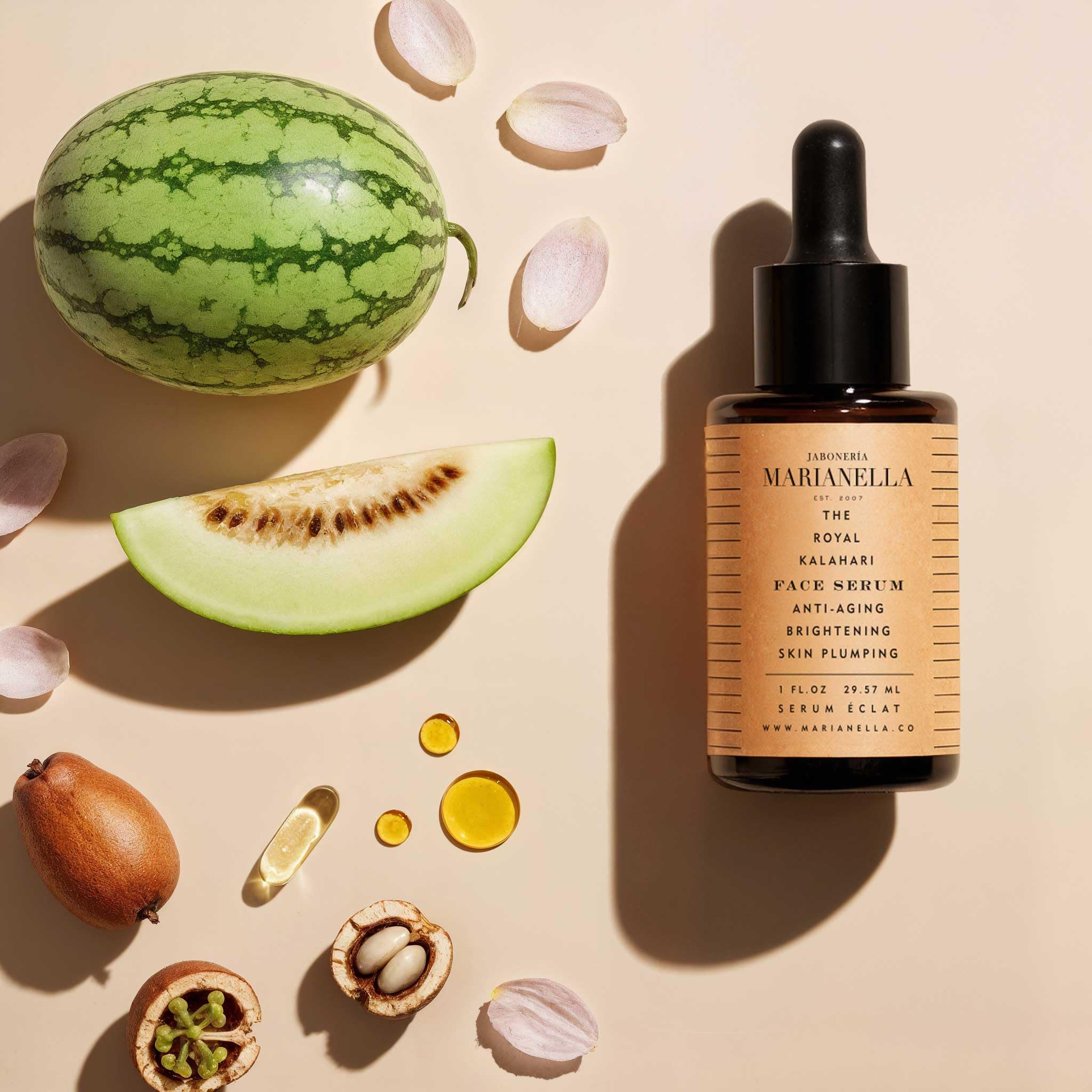Marianella Mongongo oil detail highlights nourishment and hydrating properties.