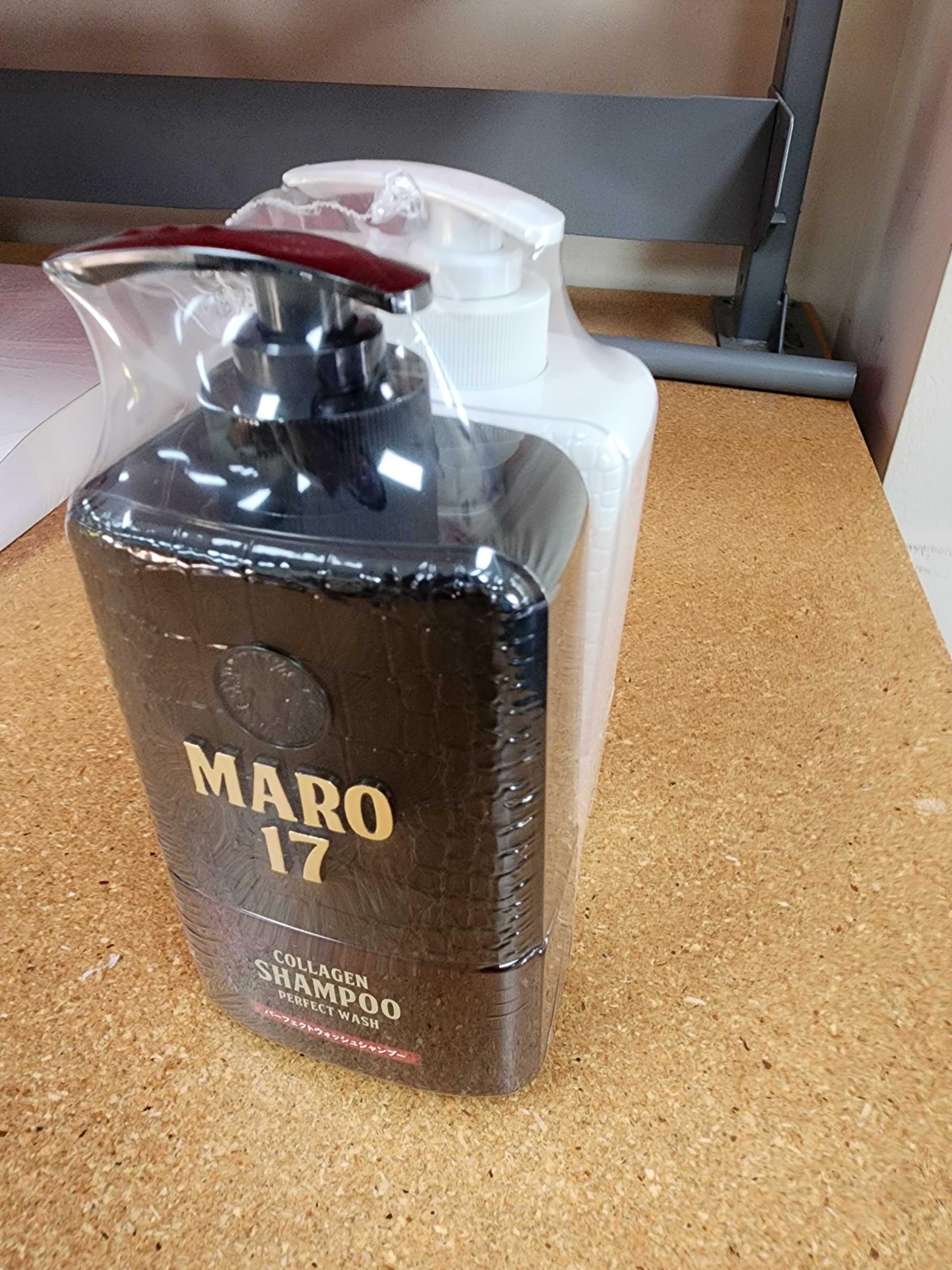 MARO17 Deep cleansing action helps remove dirt and excess sebum.