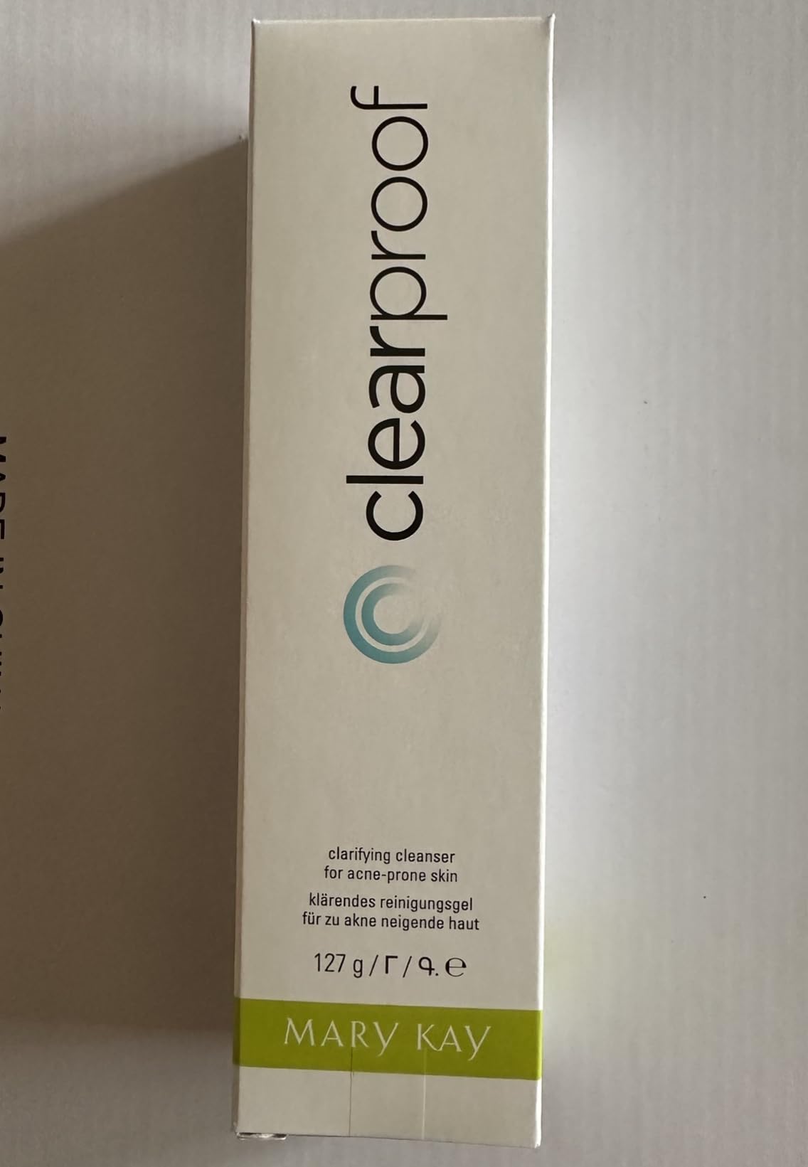 Mary Kay Clear Proof cleansing gel closeup ingredients highlight salicylic acid benefits