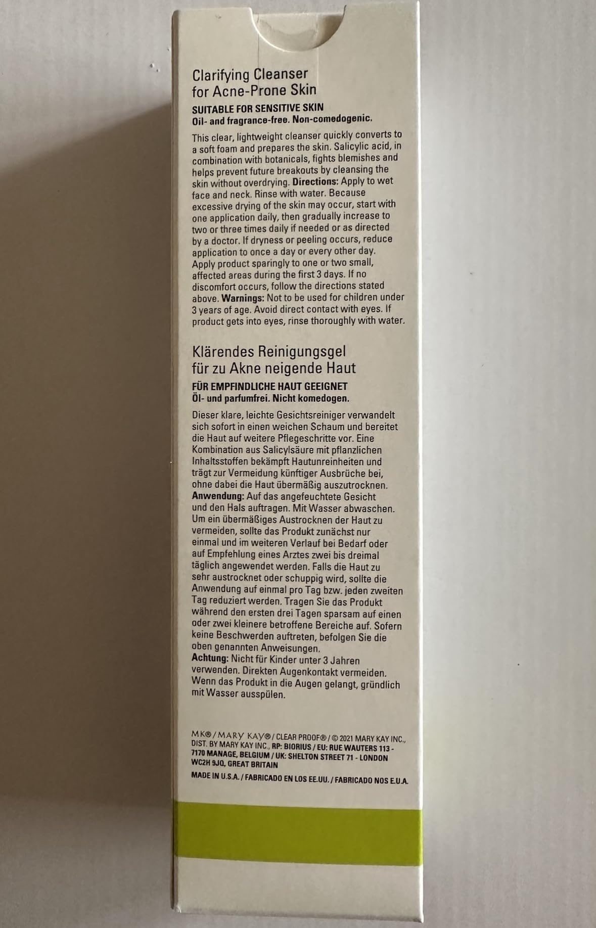 Mary Kay Clear Proof cleansing gel bottle detail emphasizes the 2% salicylic acid