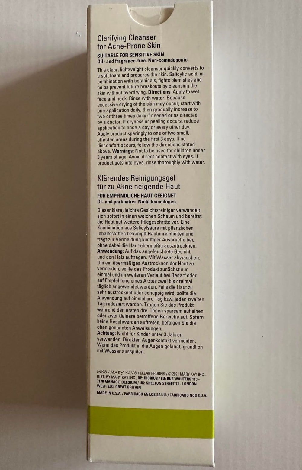 Mary Kay Clear Proof cleansing gel bottle detail emphasizes the 2% salicylic acid