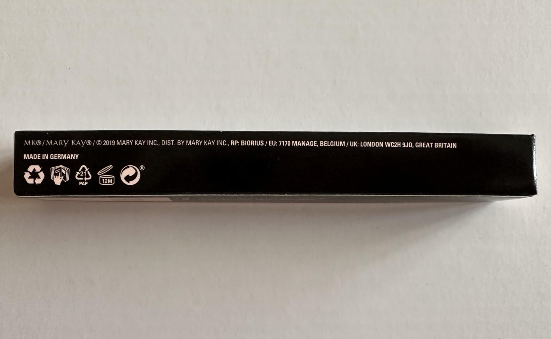 Mary Kay Signature Brow Liner Blonde packaging image with compact design