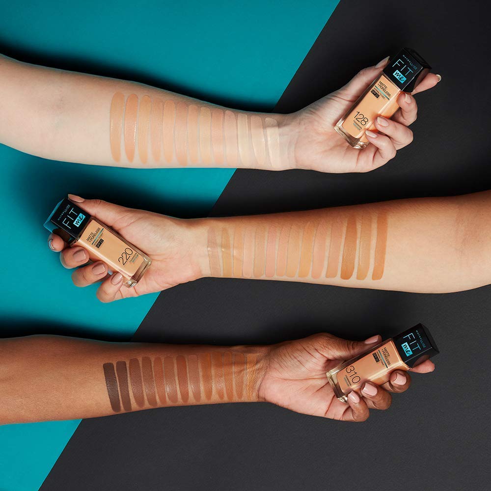Opening the pouch to reveal product flow for smooth application.
