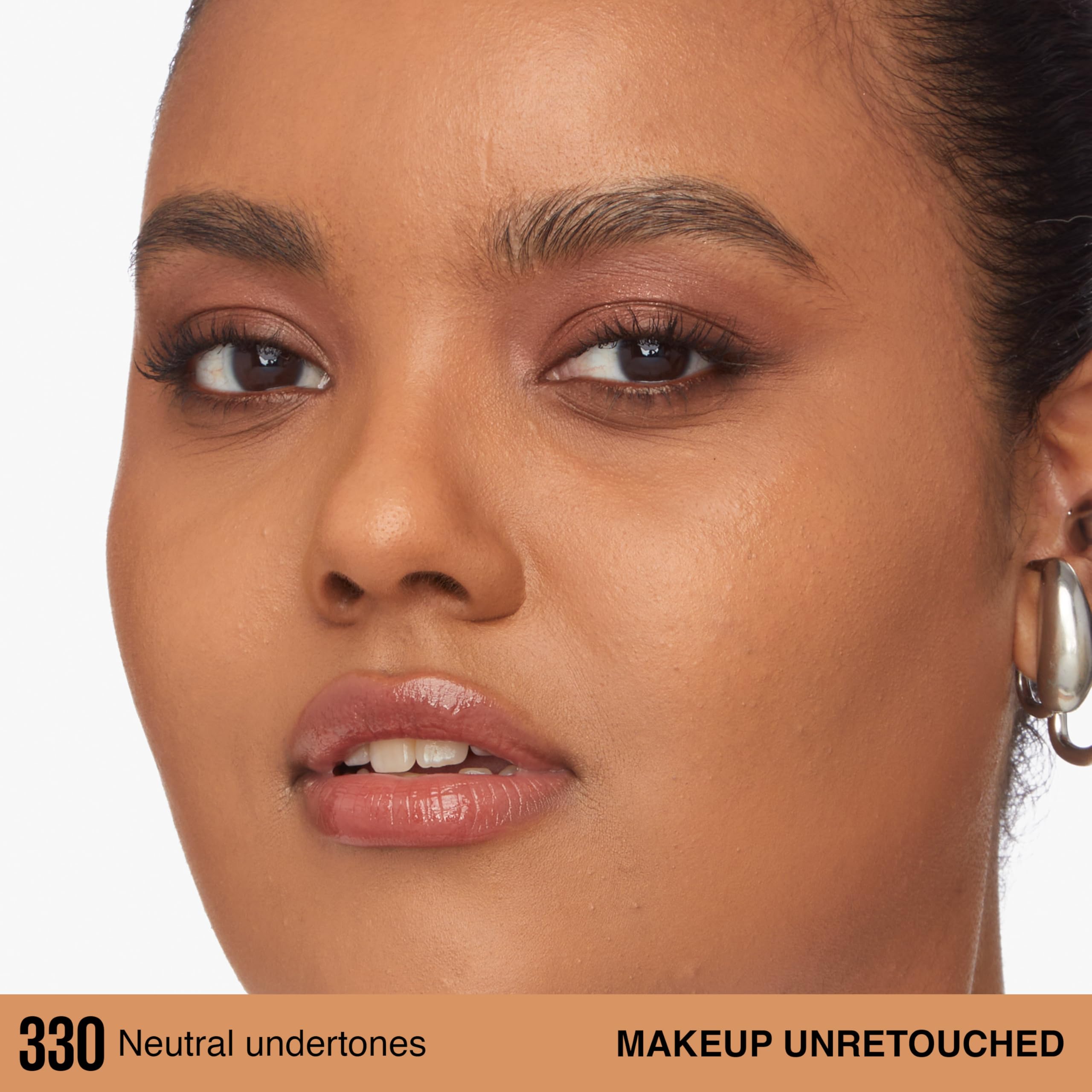 Texture close-up of Maybelline Lumi-Matte foundation showing luminous matte finish