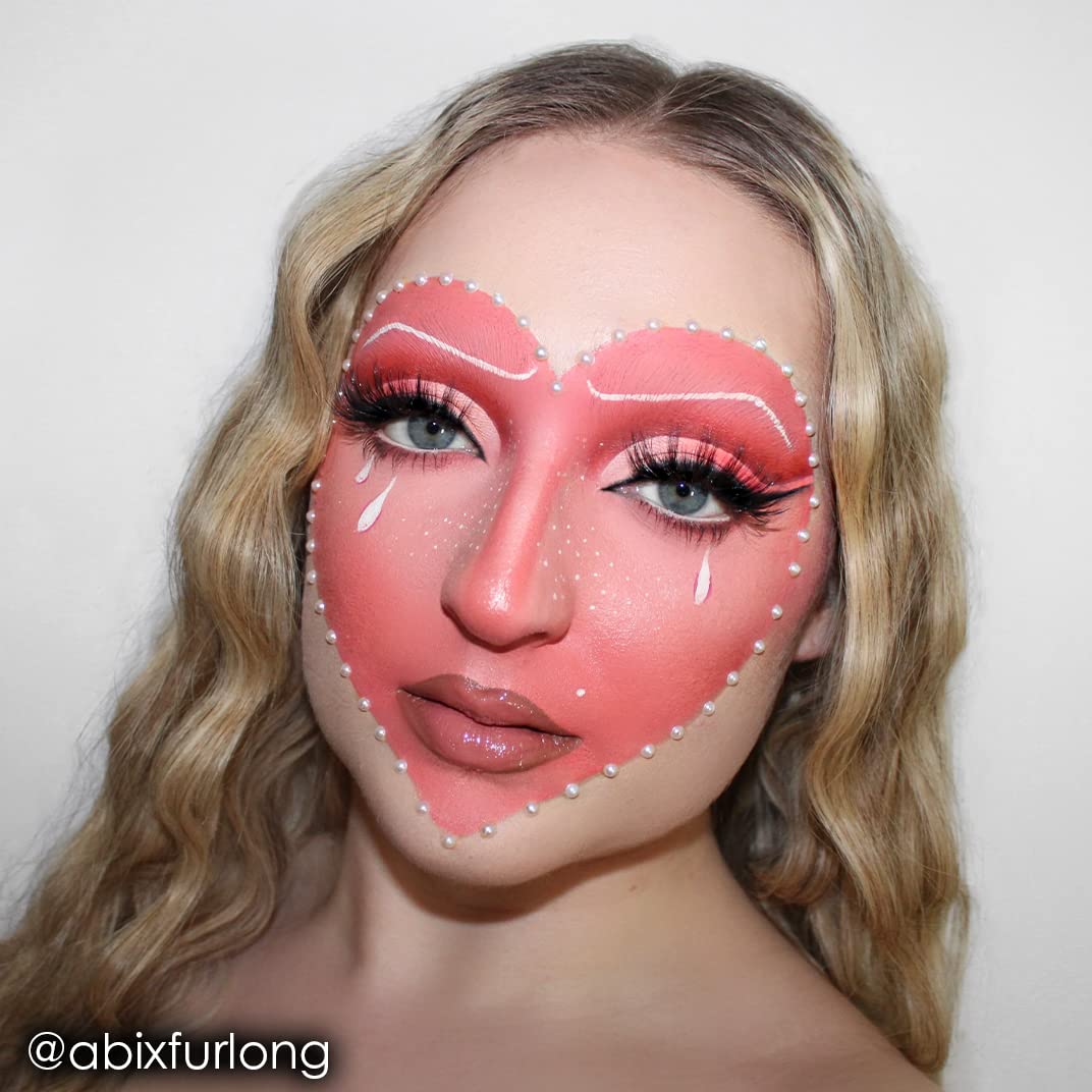Close-up of CreamBlend texture reveals buildable color for precise body art.