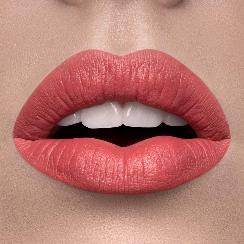 Mellow Liquid Lip Paint Barcelona applicator promotes precise, smooth color application.