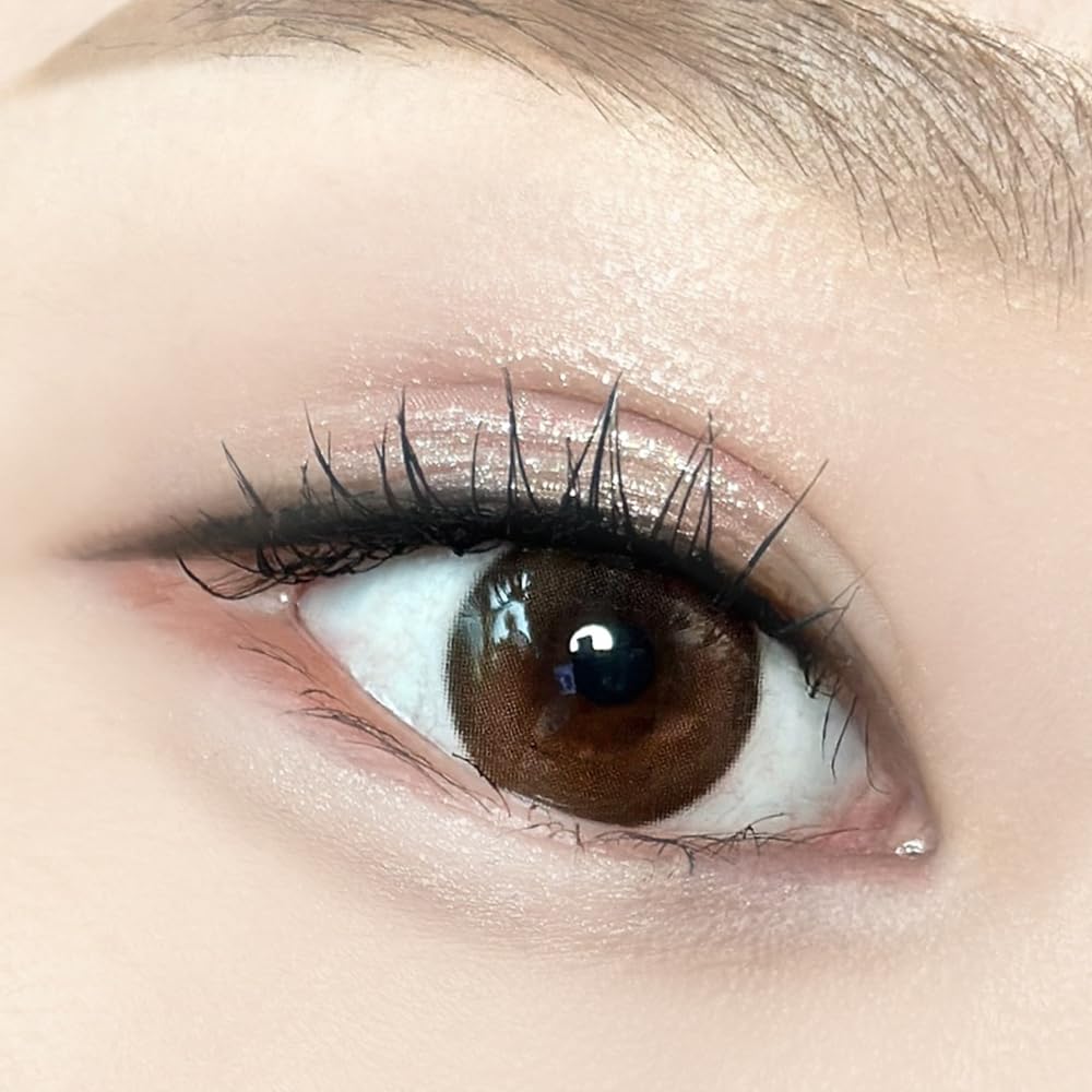 Merrymonde Better Twim Glitter Pen Eyeliner delivers long-lasting, smudge-proof color through busy days.