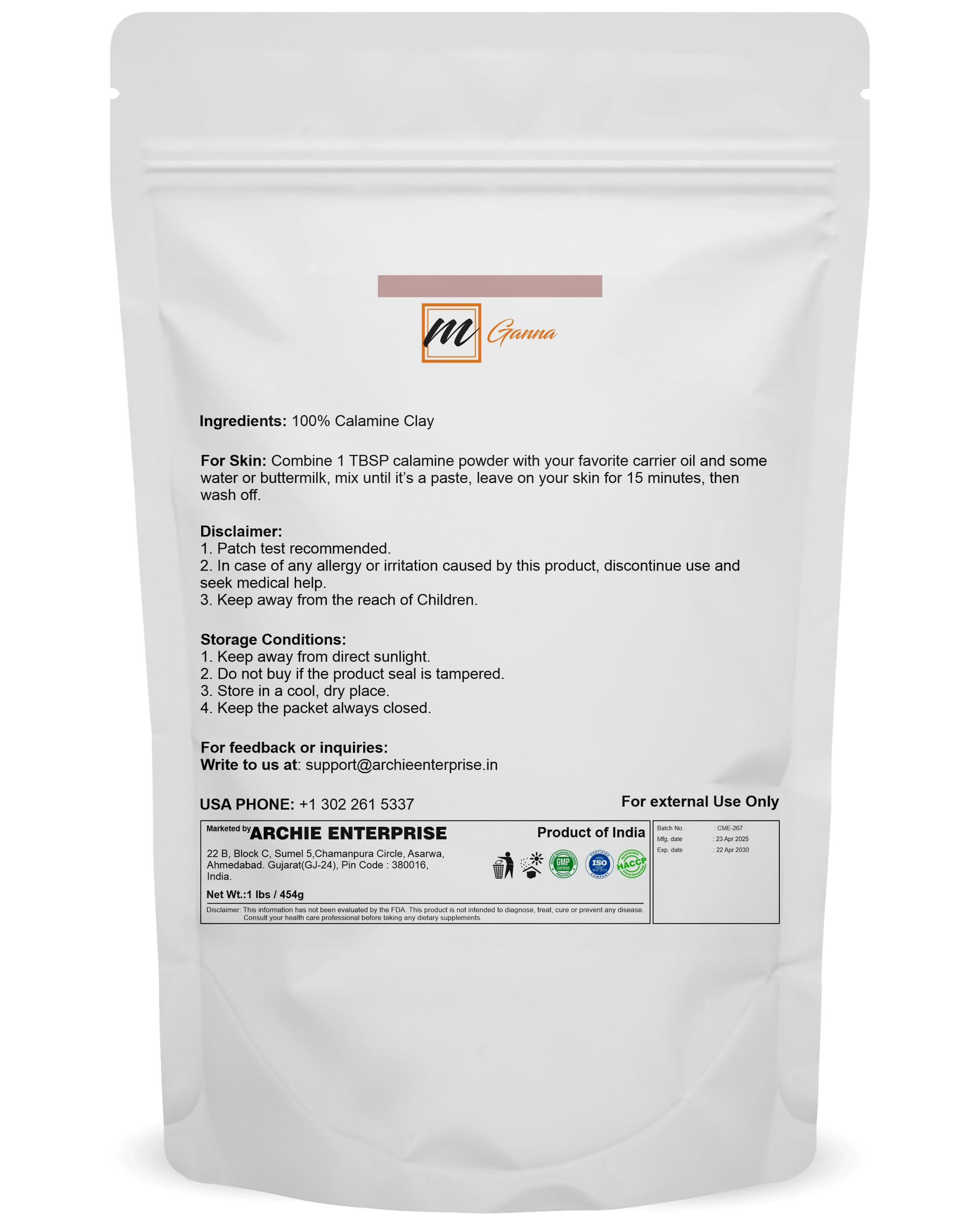 mGanna Calamine Clay Powder texture close-up, showing a fine powder ideal for formulas.