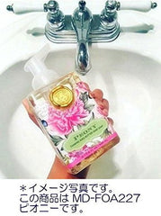 Ho Ho Ho elegant dispenser design adds refined décor to any bathroom