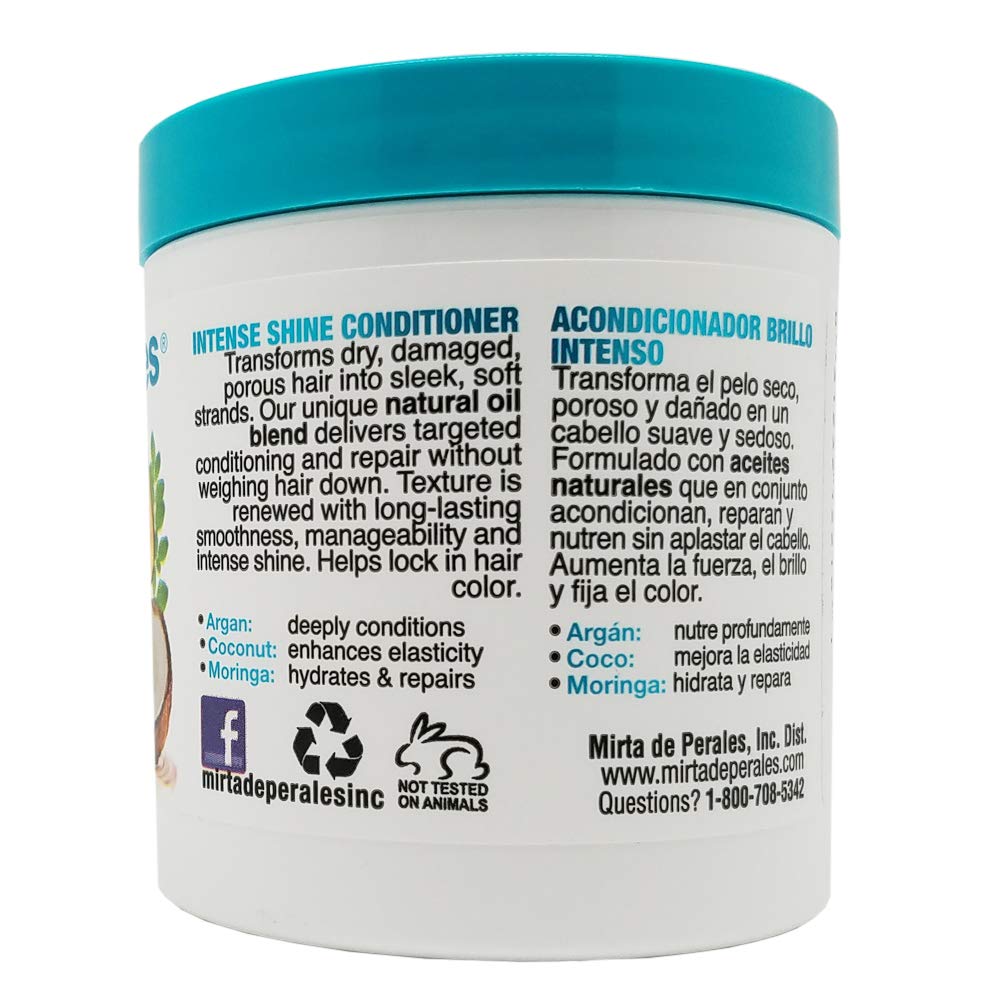 Moringa oil in formula nourishes and seals moisture for manageability.