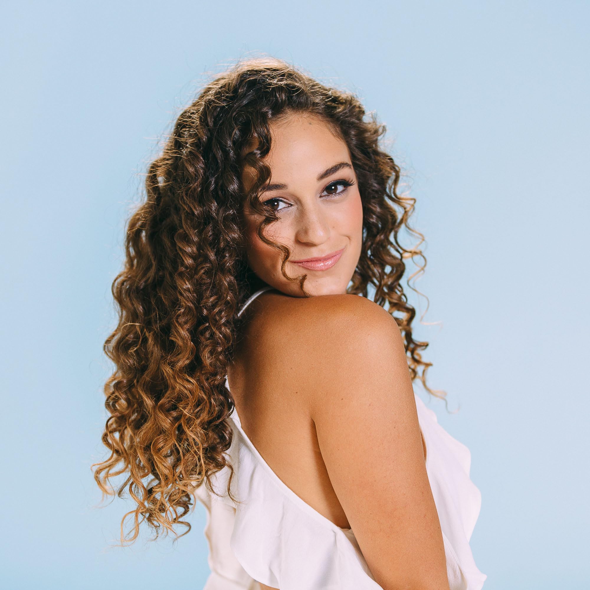Close-up texture of Mirta De Perales Curls Defining Cream for frizz control