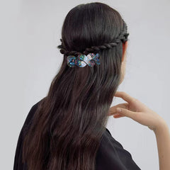 Mistofu thick-hair large clip keeps thick strands in place all day.