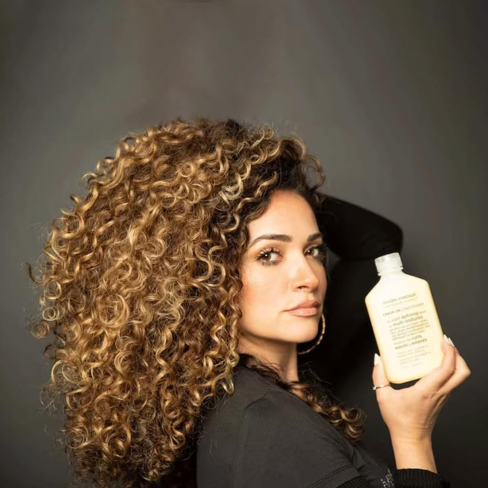 Mixed Chicks smooth hair after leave-in supports defined curls