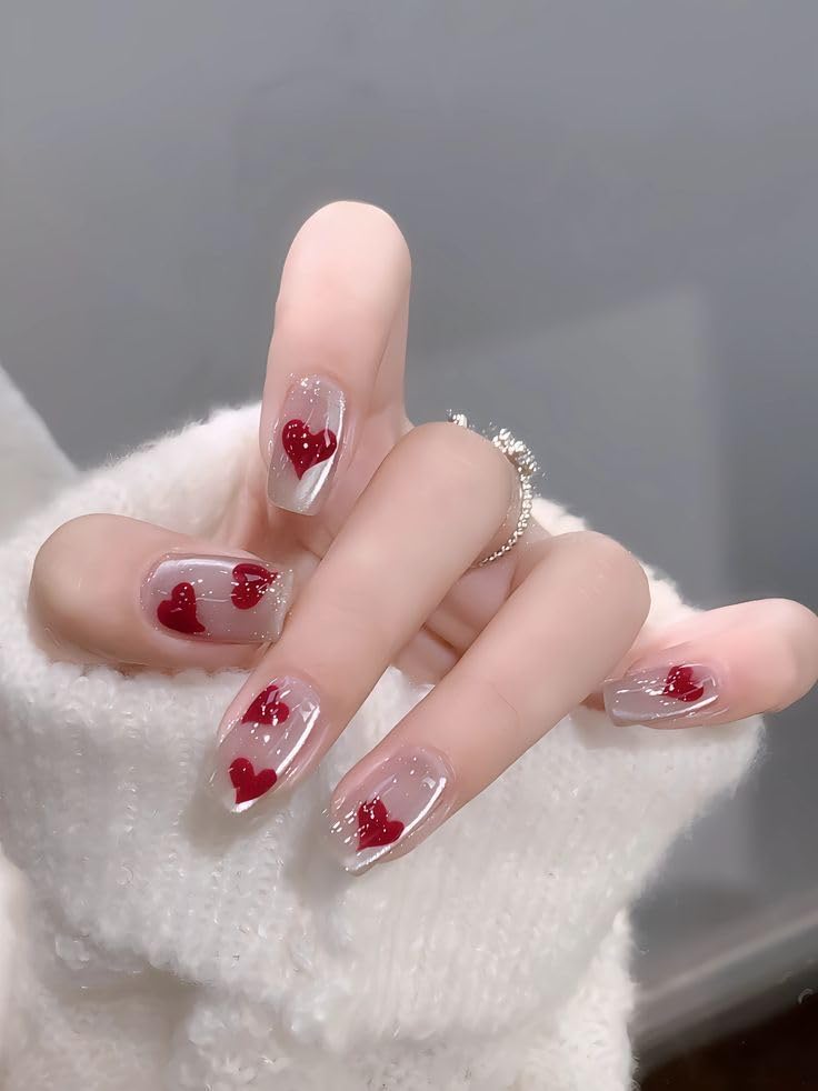 Spring and summer shades in MIZHSE set offer fresh nail color options.