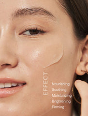 Texture being dispensed from MIZON Snail Recovery Gel Cream showing quick absorption for hydrated skin.