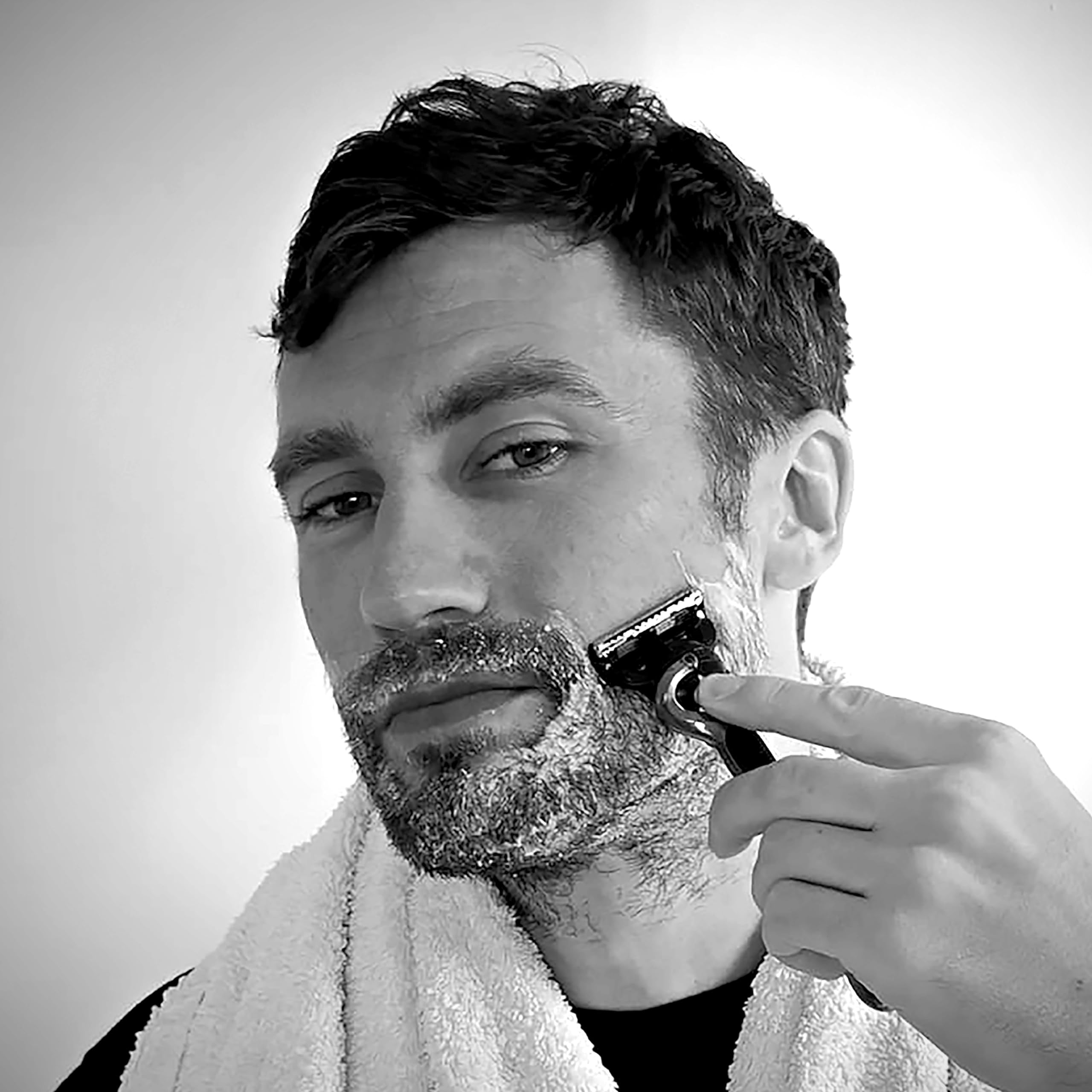 Mo' Handsome gel highlights vitamin E for skin nourishment