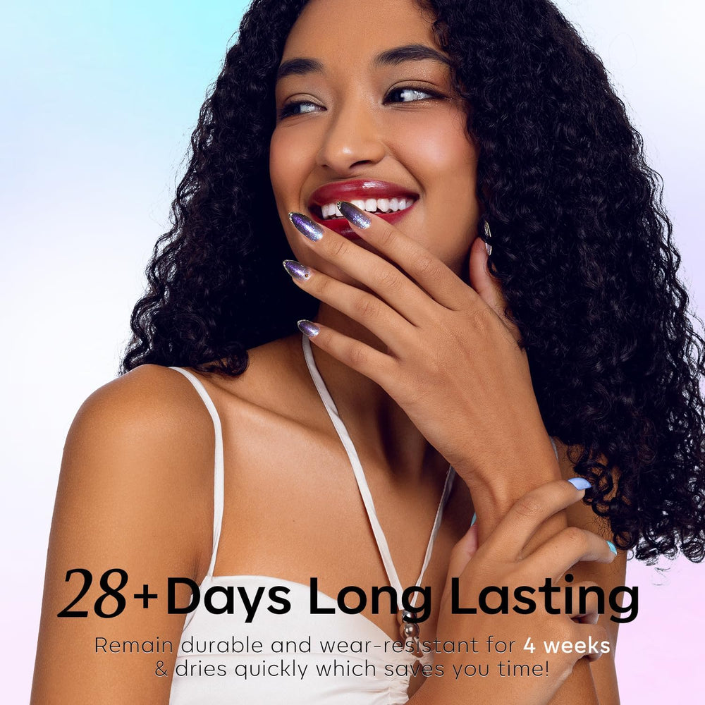 Modelones long-lasting shine with high-pigment gel polish.