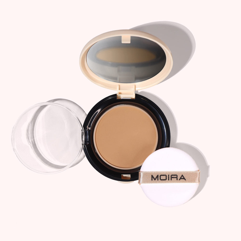 Moira Complete Wear Powder Foundation compact displaying a natural matte finish for daily wear.