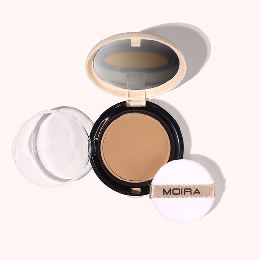Moira Complete Wear Powder Foundation compact displaying a natural matte finish for daily wear.