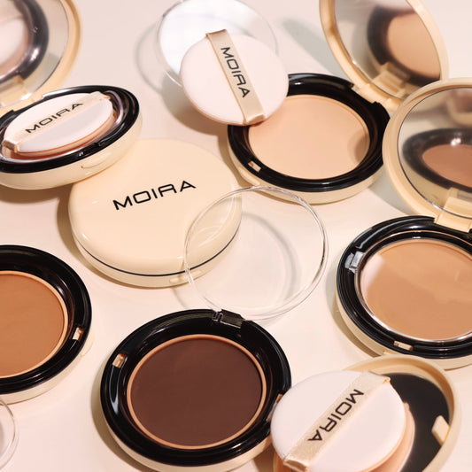 Texture swatch shows blendable formula with sebum control and even coverage