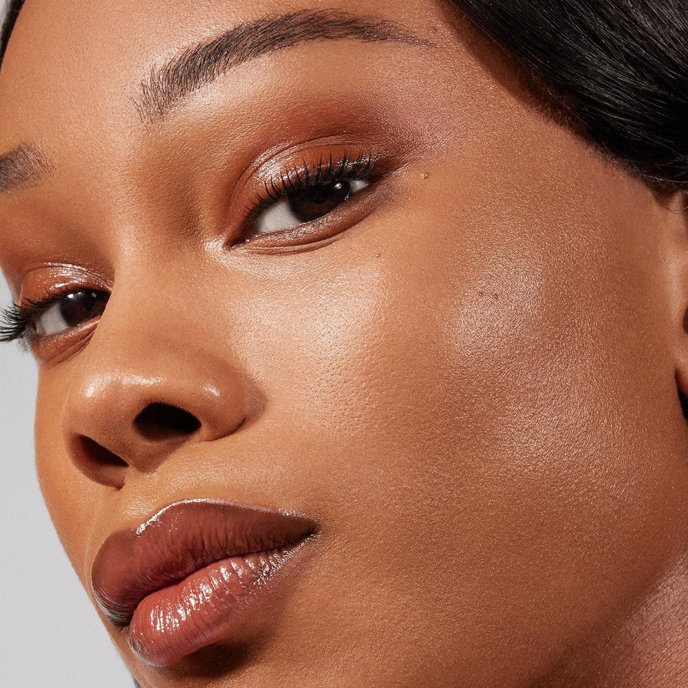 Morphe Lightform Dewy Foundation 24W pump-dispense shows easy, mess-free application