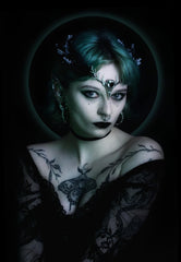MOSTORY raven skull crown detail captures bold gothic character for photo shoots