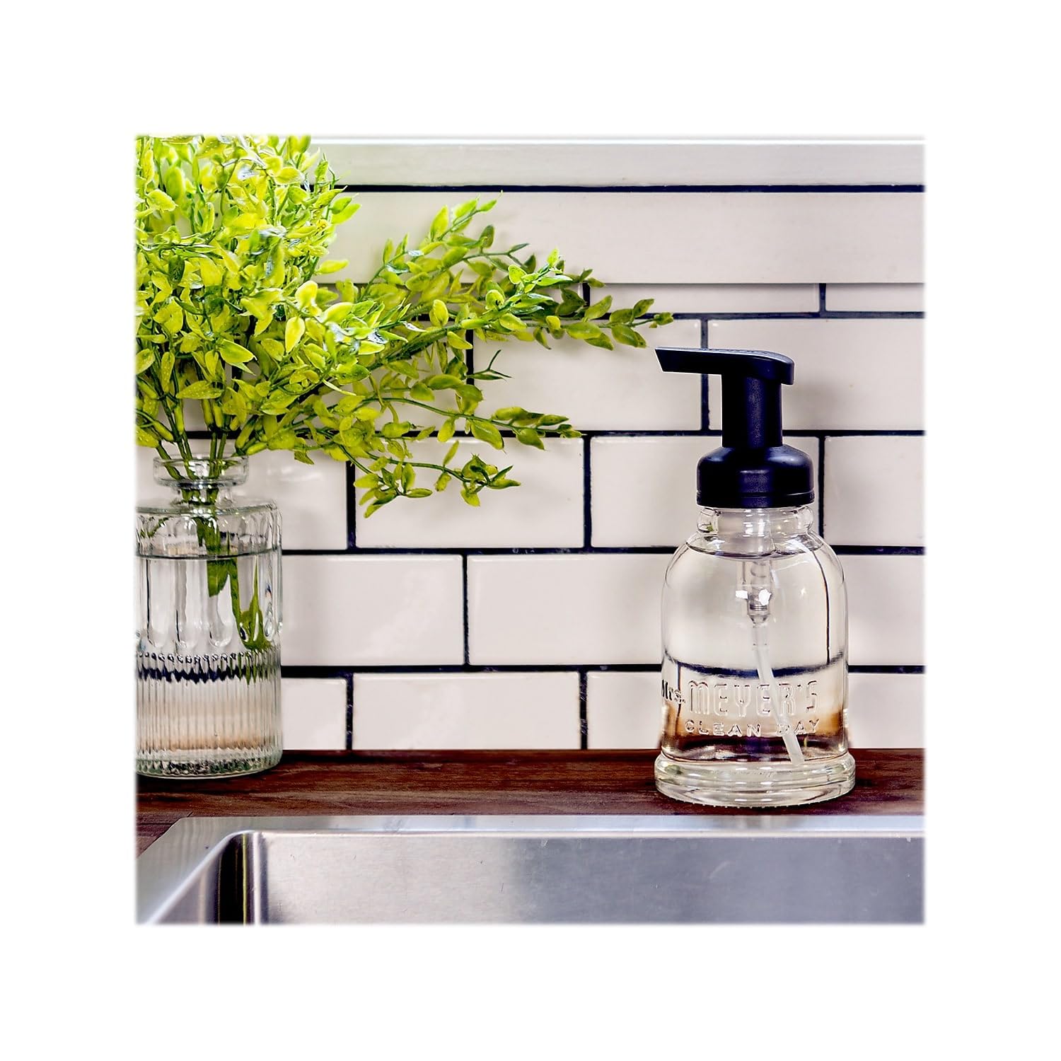 Mrs Meyer’s Lavender hand soap dispense shows the pump and scent benefits