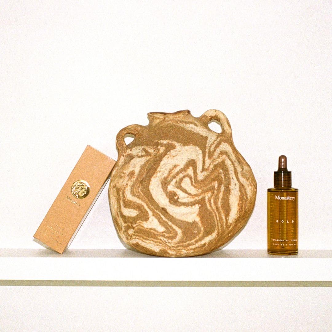 MST Monastery Gold texture swatch reveals rich, nourishing cream.