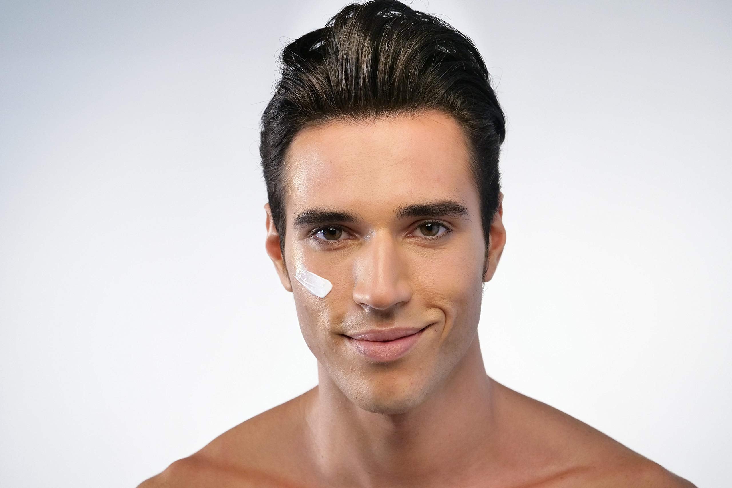 MT SKIN CLINIC Day-Night dual-use moisturizer for seamless skincare.