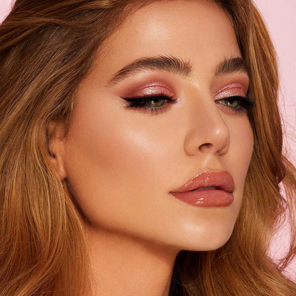 MYSTER ROSEY texture close-up reveals velvety matte finish