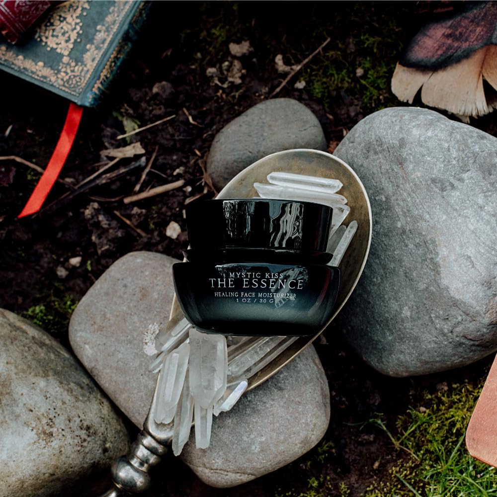 Texture swirl of Mystic Kiss Essence highlighting rich, breathable cream