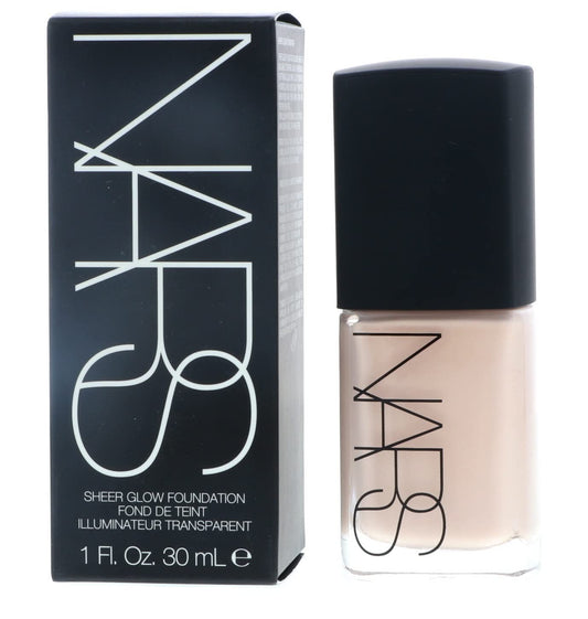 NARS Sheer Glow Mont Blanc application brush demonstrating light coverage