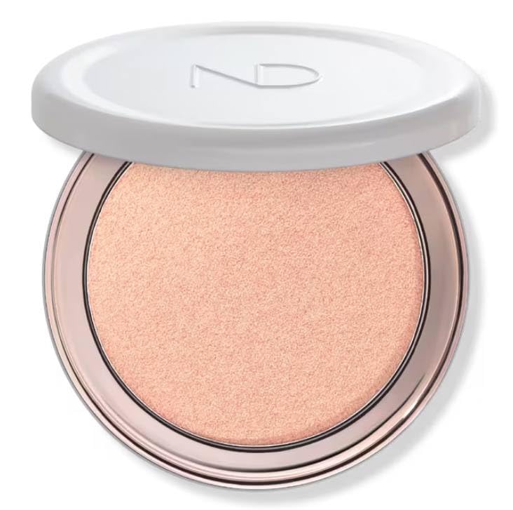 Natasha Denona Hy-GEN Glow Beautifier 01 Light highlighting for a luminous, even complexion.