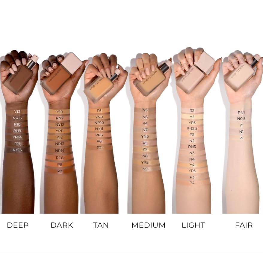 Natasha Denona HY-GLAM NP10 texture close-up highlighting blurring and radiant finish.